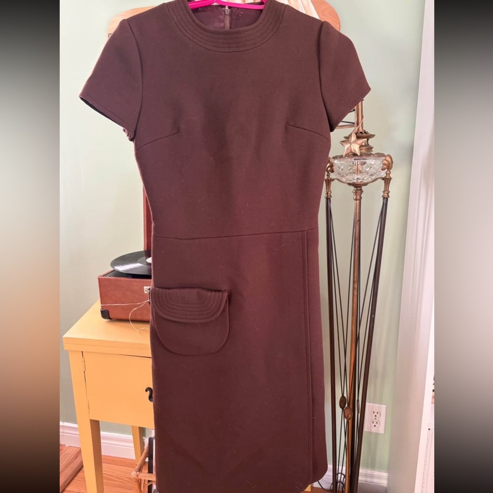 Vintage Short-Sleeve Mod Form Brown Dress with Pocket